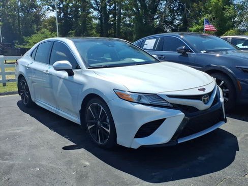 Used 2020 Toyota Camry XSE FWD image 2