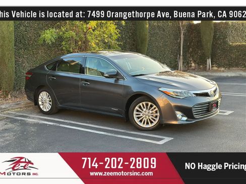 Used 2013 Toyota Avalon Limited w/ Technology Pkg FWD image 1