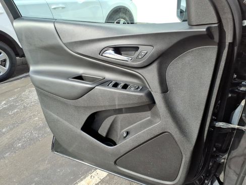 Used 2020 Chevrolet Equinox LT w/ Driver Convenience Package image 13