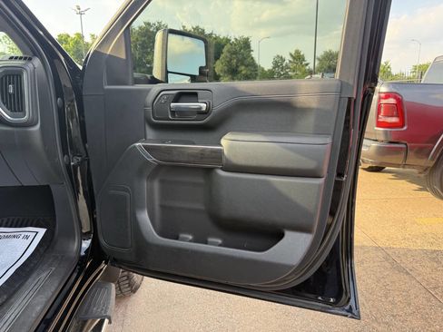 Used 2021 Chevrolet Silverado 2500 LTZ w/ LTZ Convenience Package AWD/4WD image 11