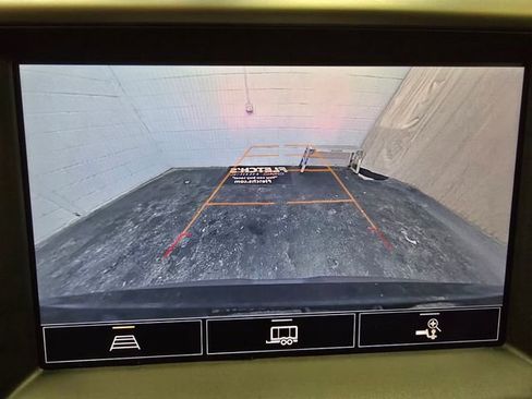 Used 2023 GMC Acadia SLT w/ Elevation Edition image 25