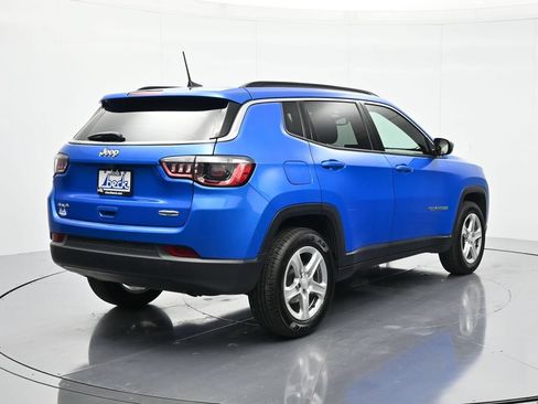 Used 2024 Jeep Compass Latitude AWD/4WD image 5