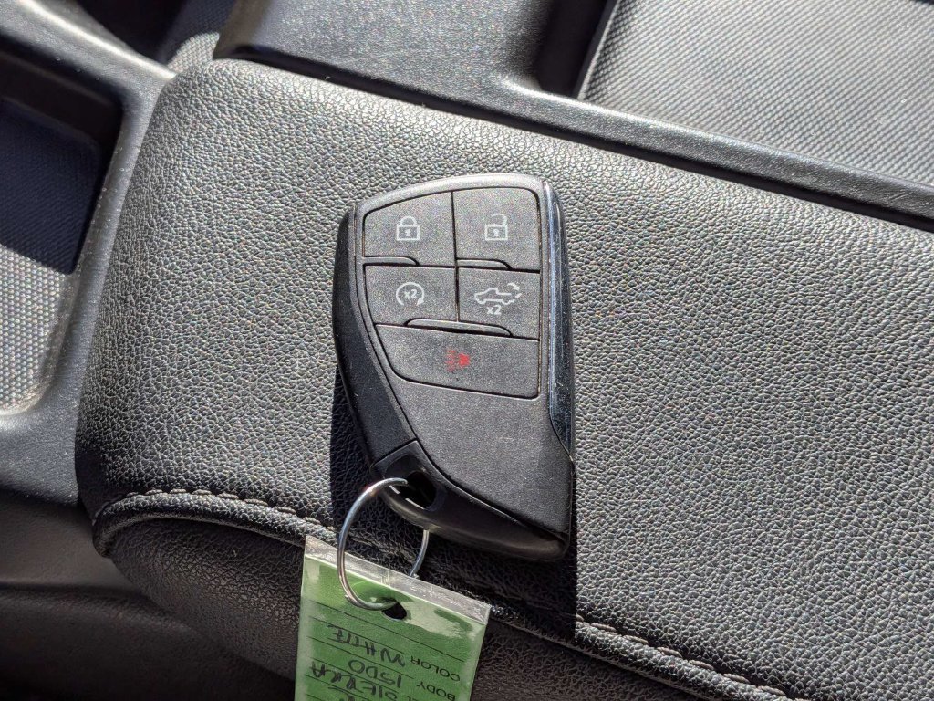 Used 2025 GMC Sierra 1500 SLT RWD image 29