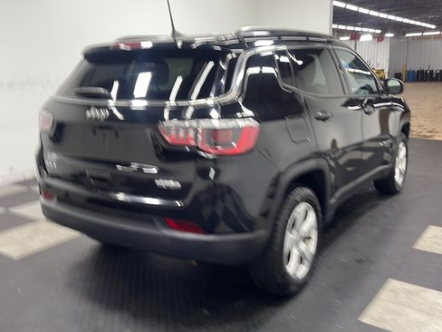 Used 2020 Jeep Compass Latitude AWD/4WD image 18