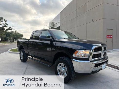 Used 2015 RAM 2500 Tradesman w/ Chrome Appearance Group AWD/4WD image 4