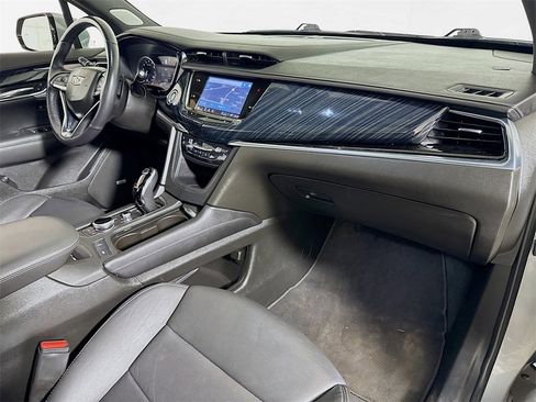 Used 2023 Cadillac XT6 Premium Luxury image 30