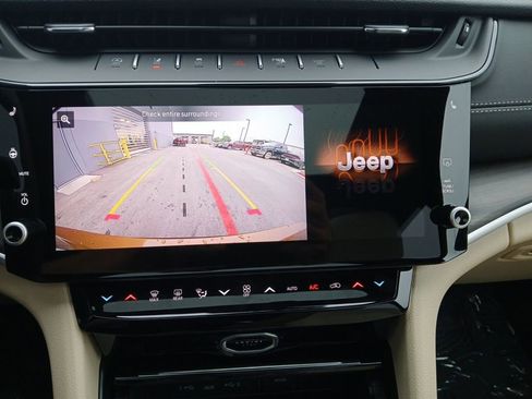 New 2026 Jeep Grand Cherokee L Limited RWD image 9