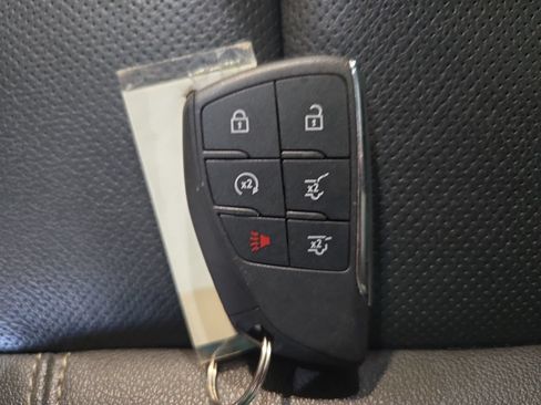 Used 2023 GMC Yukon XL SLT AWD/4WD image 41