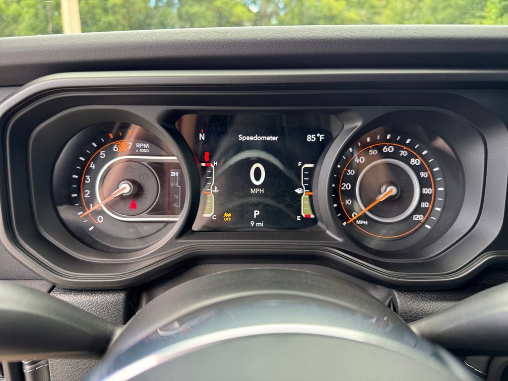 New 2025 Jeep Wrangler Unlimited Sahara AWD/4WD image 22