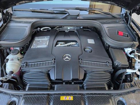 New 2026 Mercedes-Benz GLS 580 4MATIC image 17