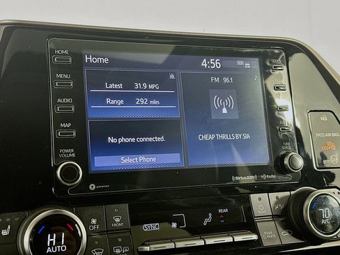 Used 2022 Toyota Highlander XLE image 21