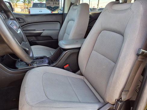 Used 2016 GMC Canyon 2WD Crew Cab w/ Convenience Package image 3