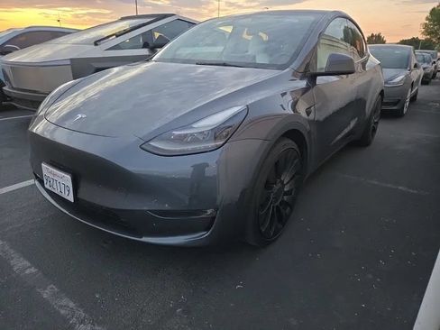 Used 2022 Tesla Model Y Performance AWD/4WD image 1