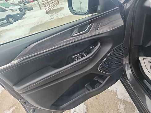 Used 2021 Jeep Grand Cherokee L Overland image 18