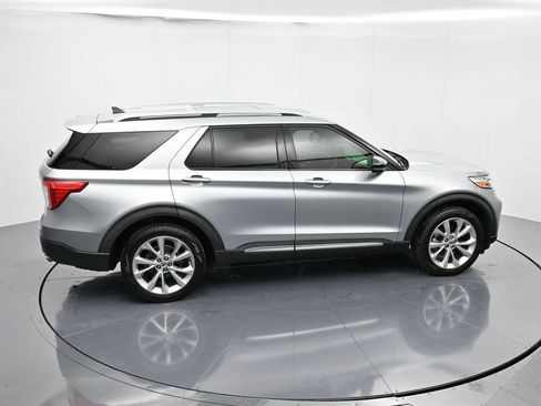 Used 2021 Ford Explorer Platinum w/ Equipment Group 601A AWD/4WD image 41