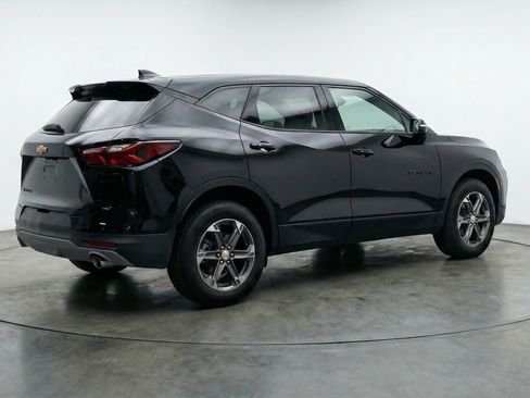 Used 2025 Chevrolet Blazer LT image 9