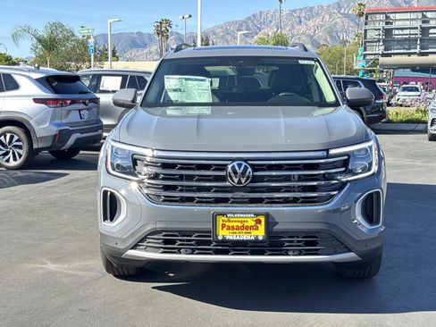 New 2026 Volkswagen Atlas SE FWD image 2