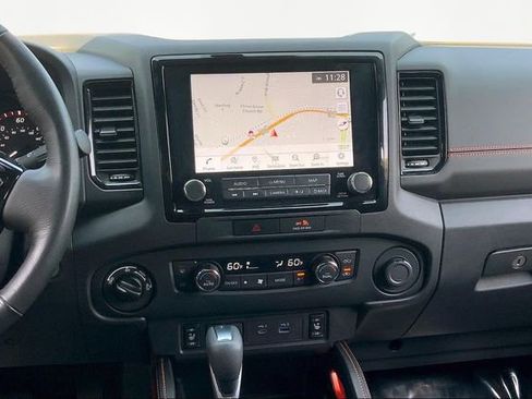 Used 2022 Nissan Frontier PRO-4X image 9