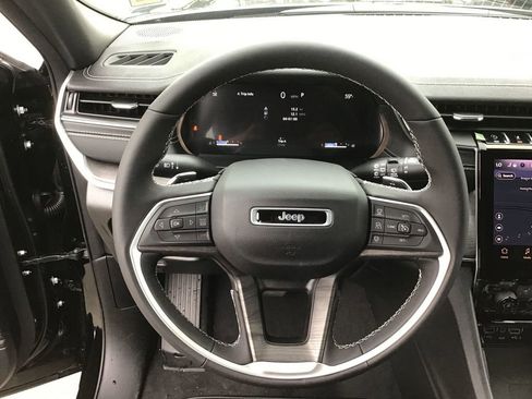 New 2025 Jeep Grand Cherokee L Limited w/ Luxury Tech Group II image 13