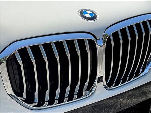 Used 2022 BMW X5 xDrive40i w/ M Sport Package AWD/4WD image 26