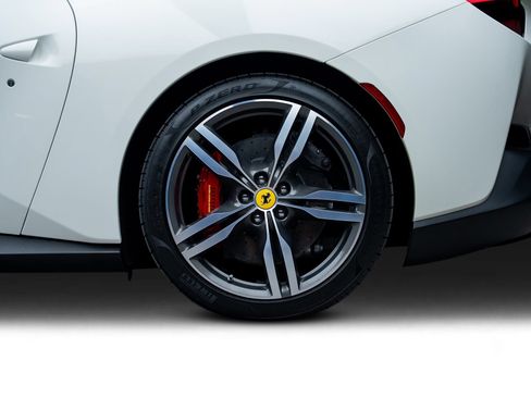 Used 2019 Ferrari Portofino RWD image 25