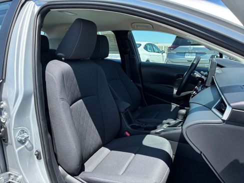 Used 2025 Toyota Corolla LE FWD image 34