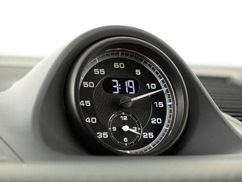 New 2026 Porsche Macan image 17