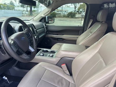 Used 2020 Ford Expedition XLT w/ Equipment Group 202A AWD/4WD image 10