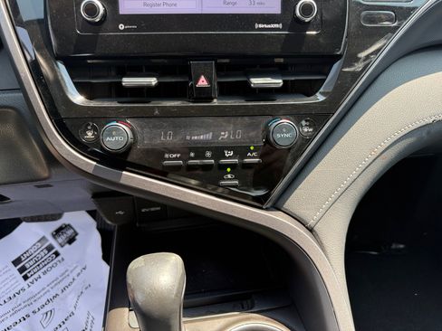 Used 2024 Toyota Camry SE FWD image 12
