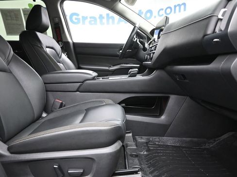 Used 2022 Nissan Pathfinder SL image 7