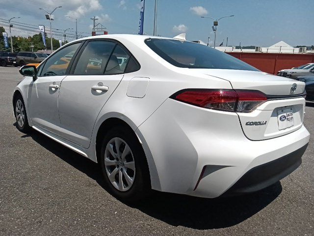 Used 2023 Toyota Corolla LE FWD image 4