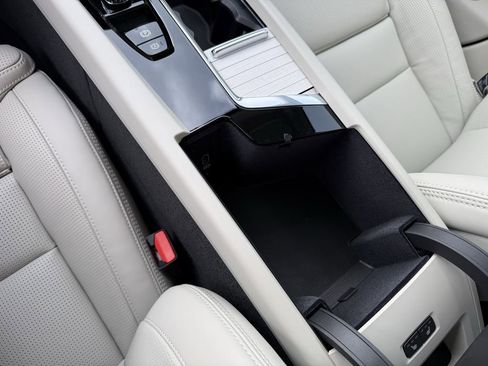 New 2026 Volvo XC60 T8 Ultra w/ Protection Package Premier image 23