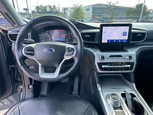 Used 2022 Ford Explorer XLT w/ Equipment Group 202A RWD image 19