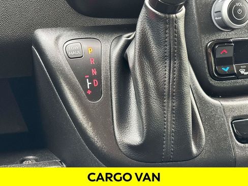 Used 2025 RAM ProMaster 2500 w/ Convenience Group FWD image 19