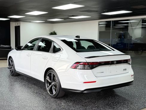 Used 2025 Honda Accord Sport image 12