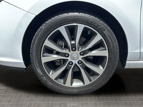 Used 2018 Hyundai Elantra GT FWD image 29