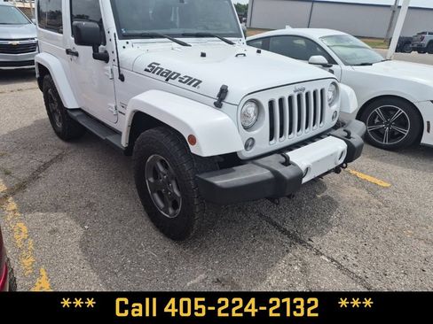 Used 2016 Jeep Wrangler Sahara w/ Connectivity Group AWD/4WD image 23
