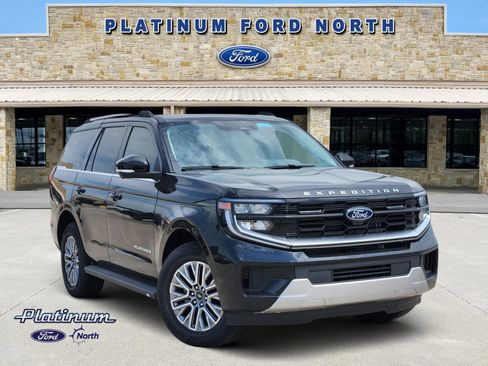 New 2026 Ford Expedition Platinum AWD/4WD image 1