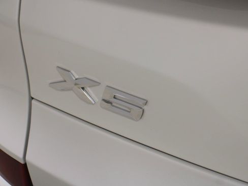 Used 2024 BMW X5 xDrive40i w/ M Sport Package AWD/4WD image 23