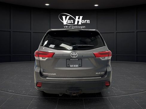 Used 2017 Toyota Highlander XLE image 13