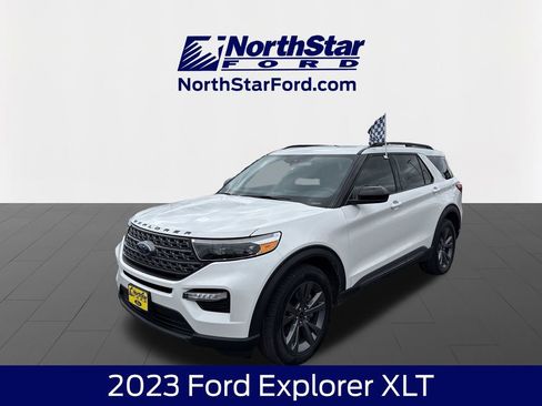 Used 2023 Ford Explorer XLT w/ Equipment Group 202A AWD/4WD image 1