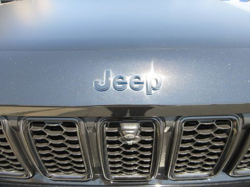 Used 2024 Jeep Grand Cherokee Trailhawk AWD/4WD image 19