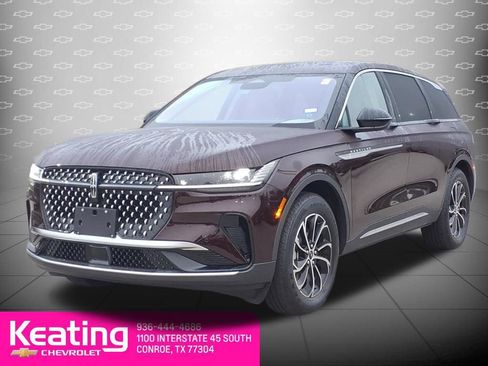 Used 2025 Lincoln Nautilus Premier image 8