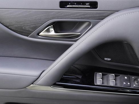 Used 2025 Lexus LX 600 4WD w/ Interior Upgrade Package image 15