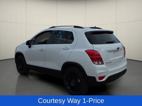 Used 2022 Chevrolet Trax LT w/ Driver Confidence Package AWD/4WD image 6