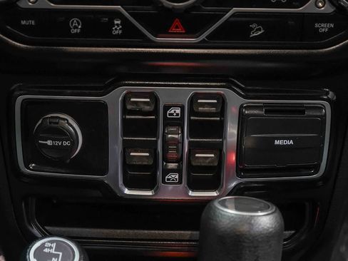 Used 2021 Jeep Wrangler Unlimited Sport image 18