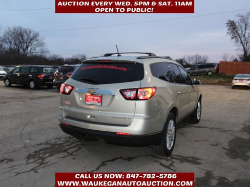 Used 2015 Chevrolet Traverse LT w/ Style and Technology Package image 4
