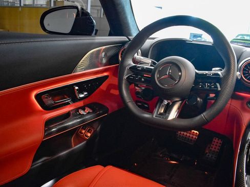 Certified 2025 Mercedes-Benz SL 63 AMG S e Performance 4MATIC image 25