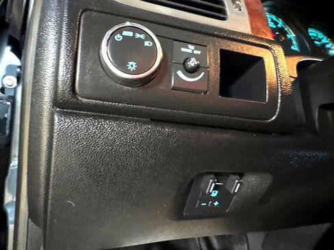 Used 2010 GMC Yukon XL 2500 SLE image 17