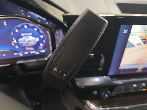 Certified 2025 Chevrolet Silverado 1500 LT image 24